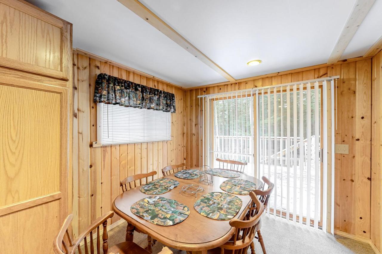 Quaint Lake Escape Eagle River Exterior photo