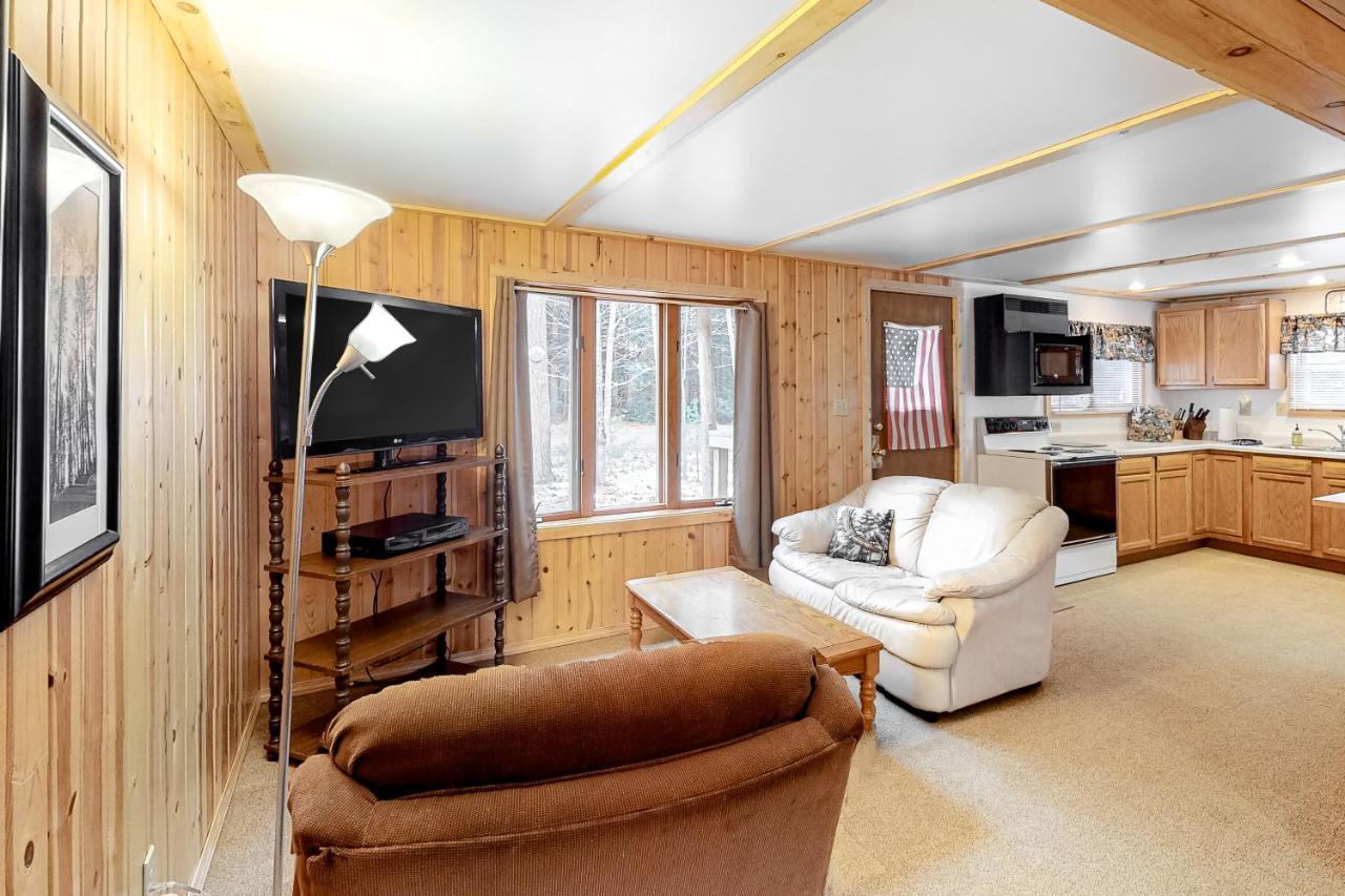 Quaint Lake Escape Eagle River Exterior photo