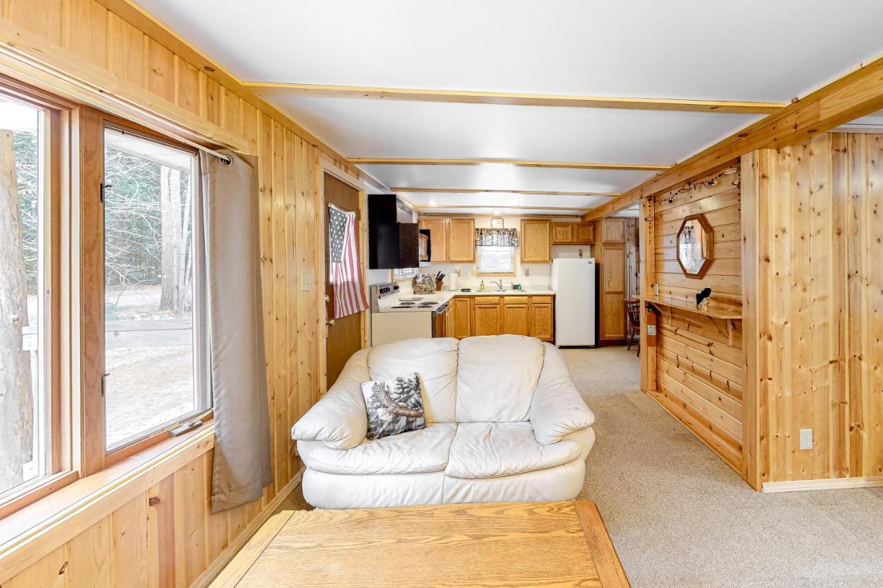 Quaint Lake Escape Eagle River Exterior photo