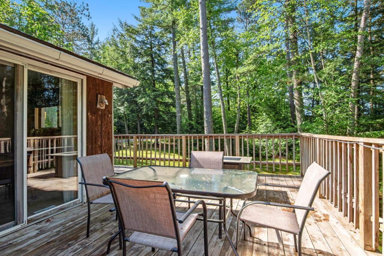 Quaint Lake Escape Eagle River Exterior photo