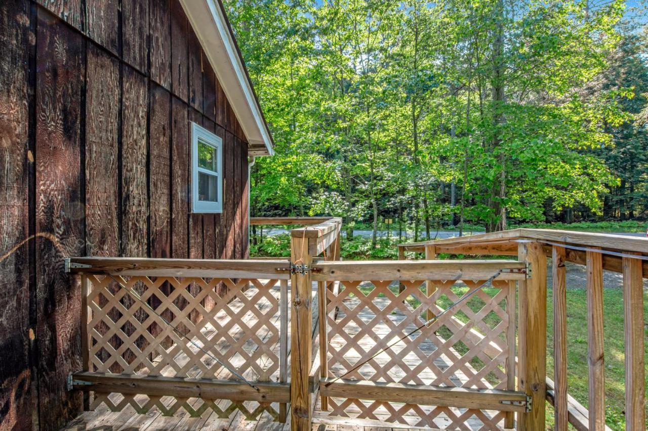Quaint Lake Escape Eagle River Exterior photo