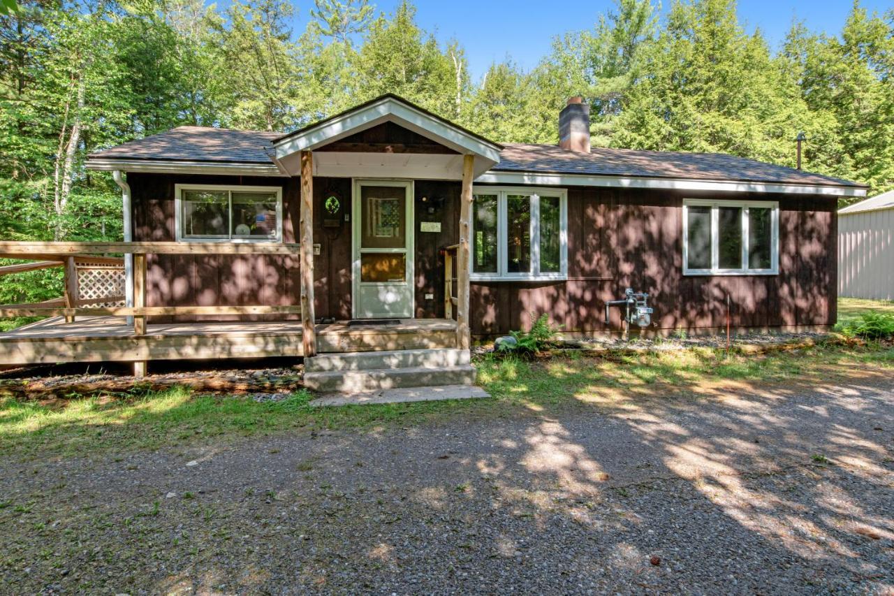 Quaint Lake Escape Eagle River Exterior photo