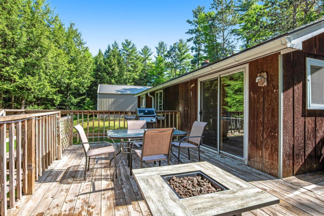 Quaint Lake Escape Eagle River Exterior photo