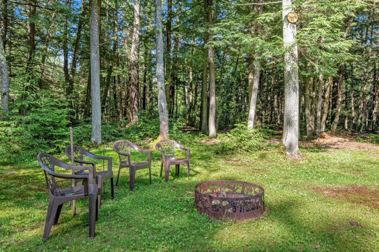 Quaint Lake Escape Eagle River Exterior photo