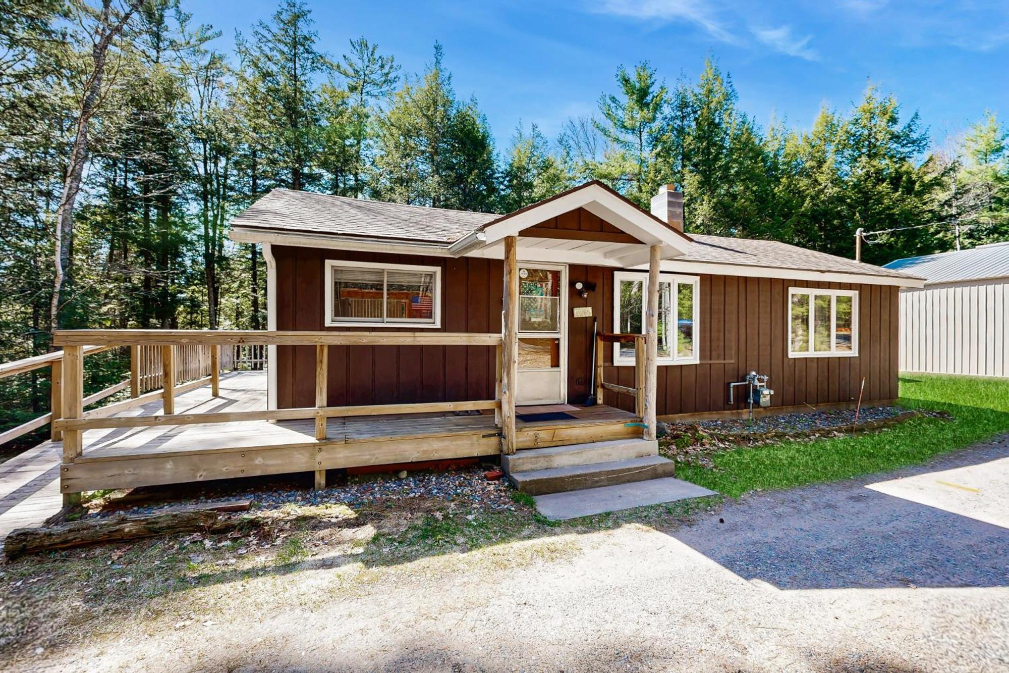 Quaint Lake Escape Eagle River Exterior photo