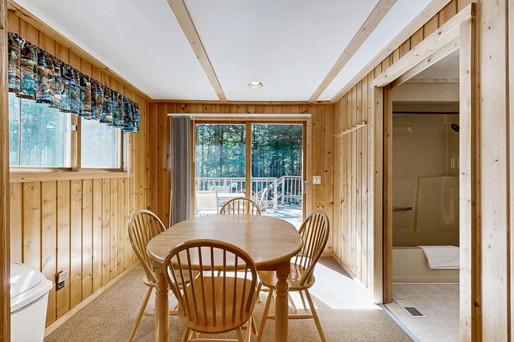 Quaint Lake Escape Eagle River Exterior photo