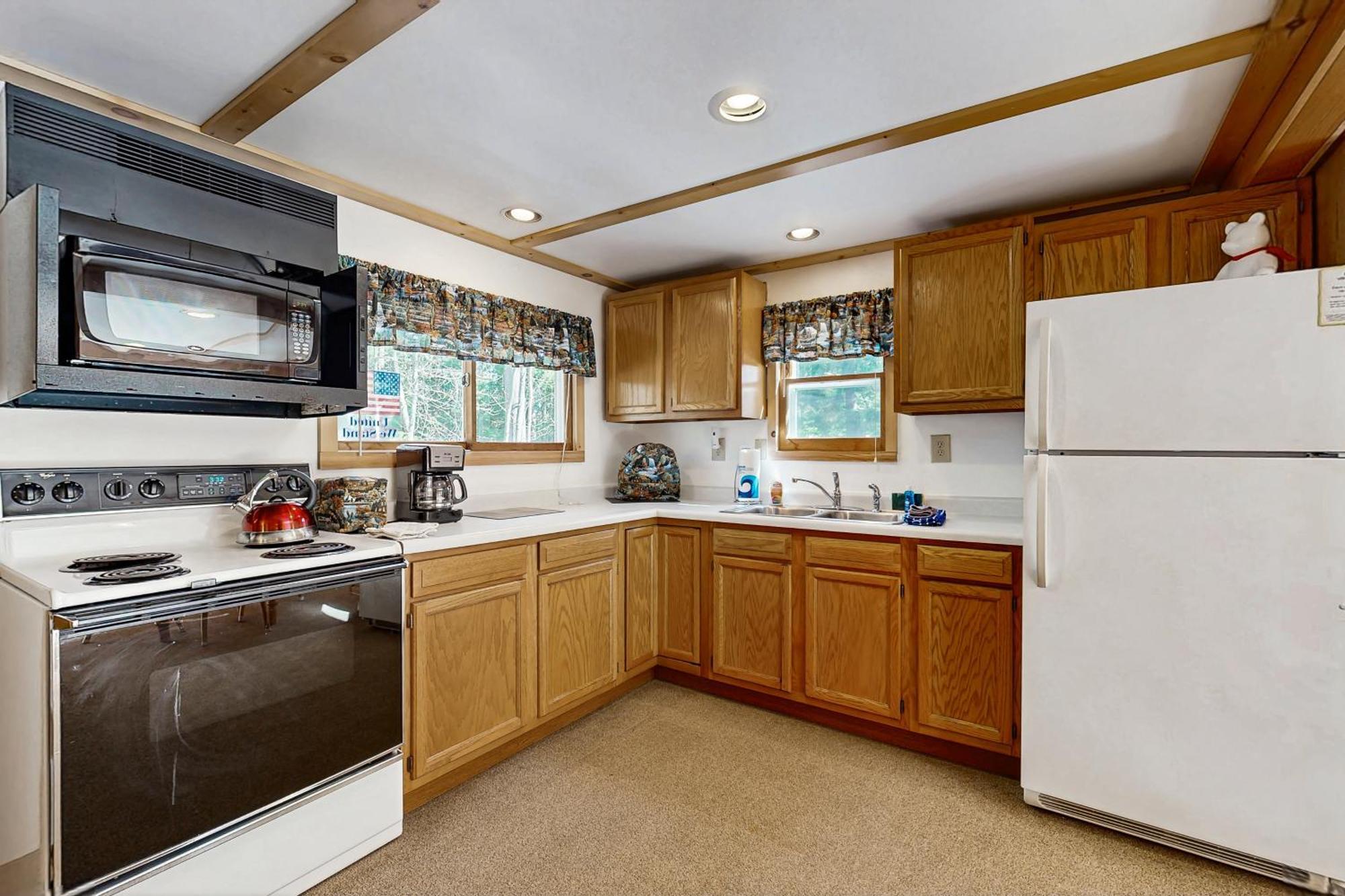 Quaint Lake Escape Eagle River Exterior photo