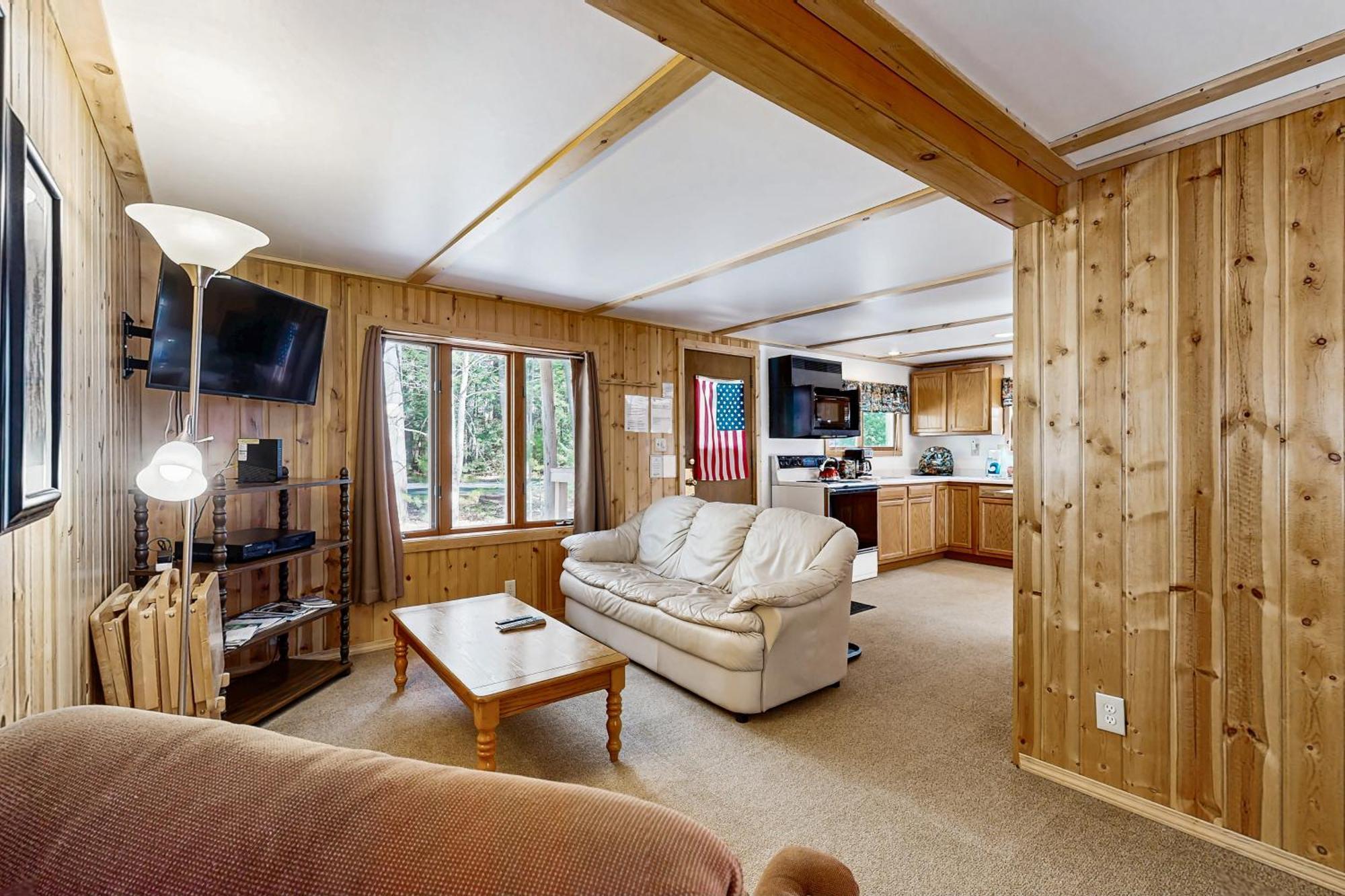 Quaint Lake Escape Eagle River Exterior photo